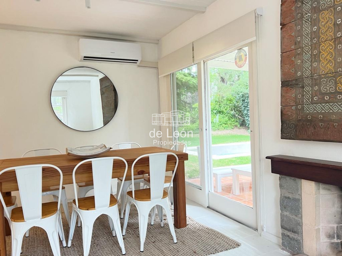 Casa ID.12 - Casa en venta reciclada a estilo moderno, con amplio jardín en Montoya, La Barra
