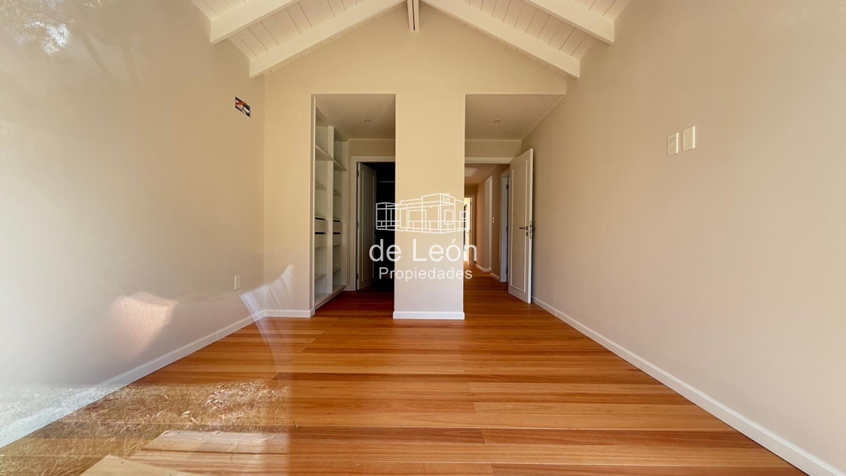 Casa ID.15205 - Casa en venta de 3 dormitorios y 2 baños