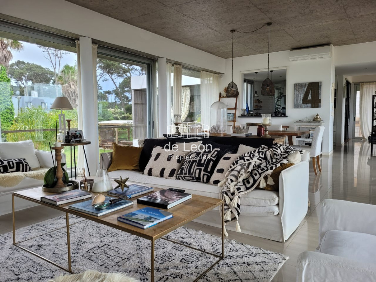 Casa ID.719 - Moderna casa en Montoya La Barra de 3 dormitorios en suite con piscina