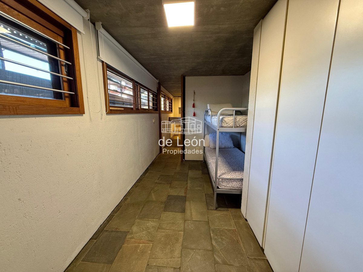 Casa ID.15302 - Importante casa de 4 dormitorios y servicio en El Chorro, La Barra