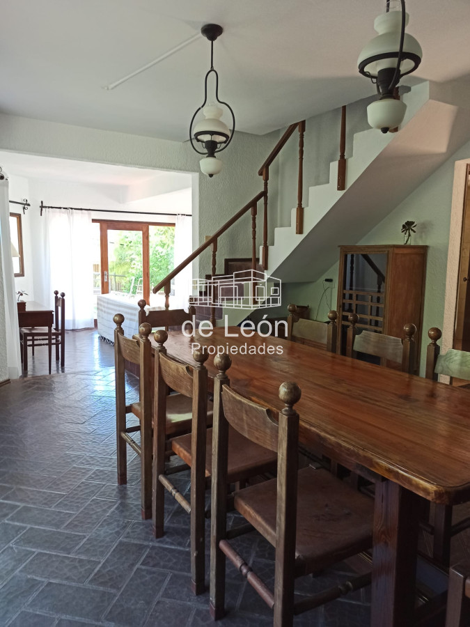 Casa ID.15018 - Oportunidad Casa en venta en El Chorro, 5 dormitorios en suite + dependencia con baño