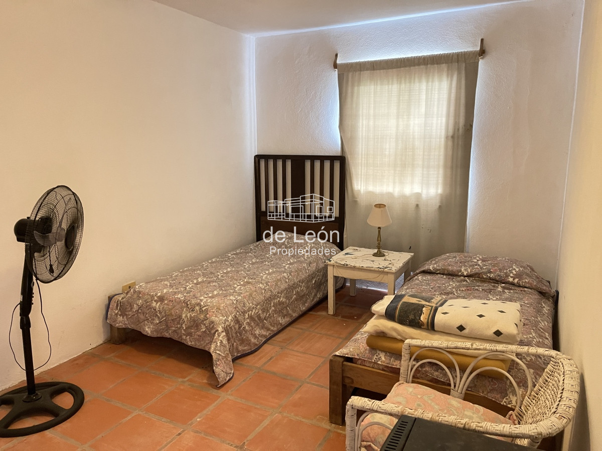 Casa ID.168 - Amplia casa de 6 dormitorios + servicio. Excelente vista al mar en Montoya, La Barra