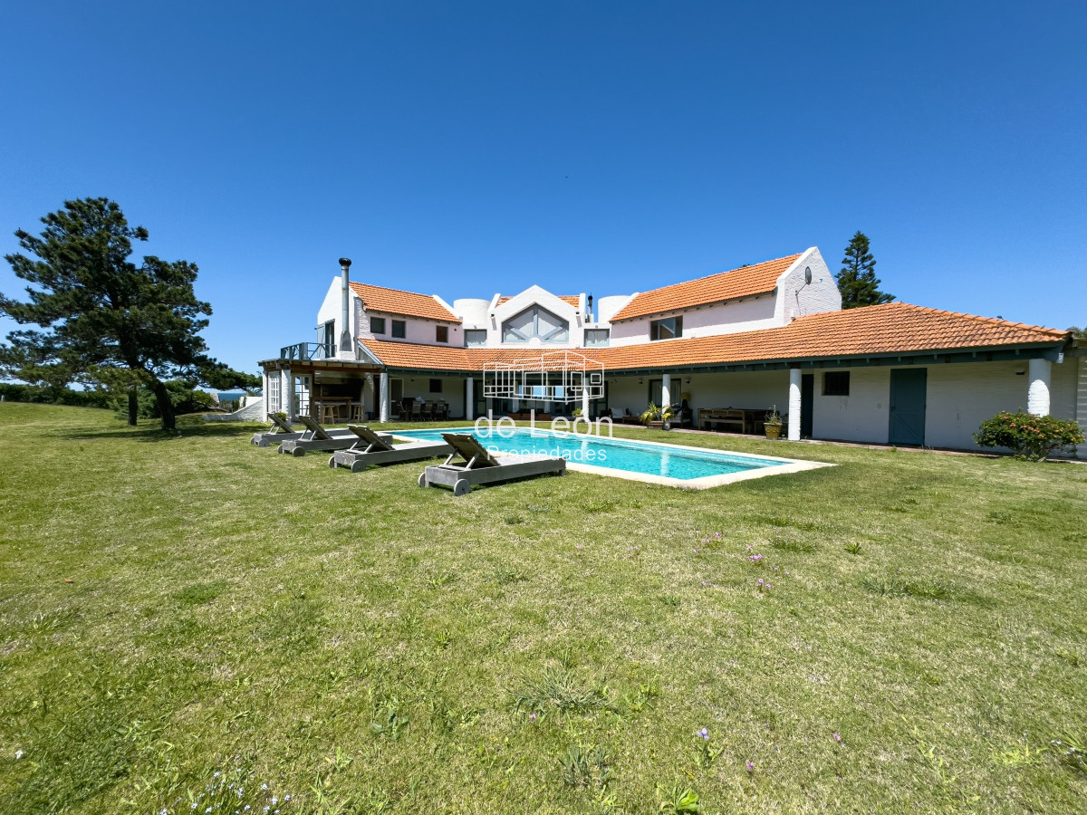 Casa ID.28 - Amplia casa frente al mar en Montoya
