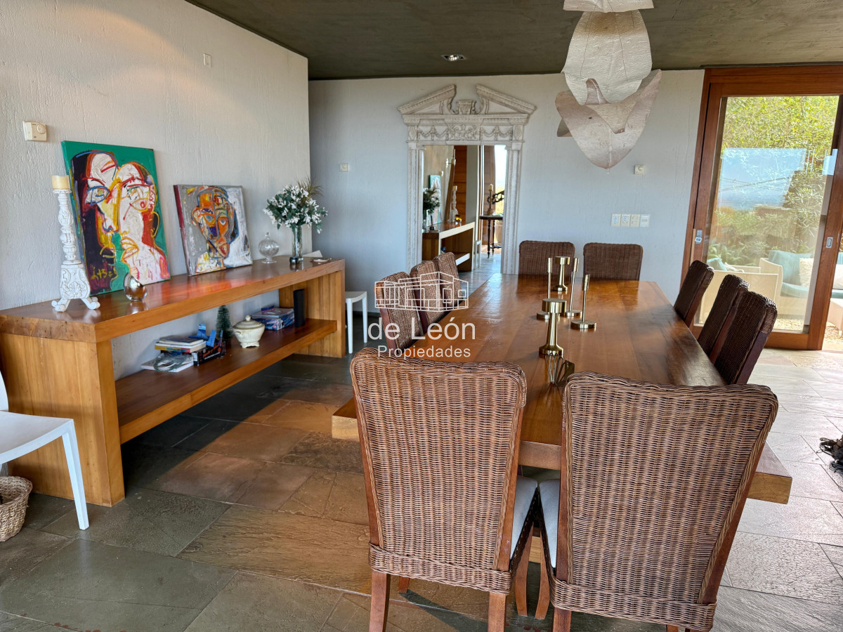 Casa ID.15302 - Importante casa de 4 dormitorios y servicio en El Chorro, La Barra