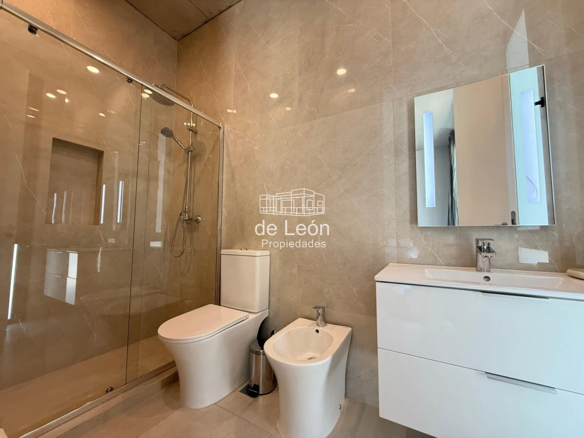 Casa ID.15324 - Espectacular casa de 4 dormitorios y servicio en barrio privado Reserva Montoya, La Barra