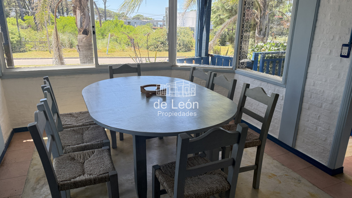 Casa ID.160 - Casa bien ubicada con vistas al mar, piscina y amplio espacio exterior