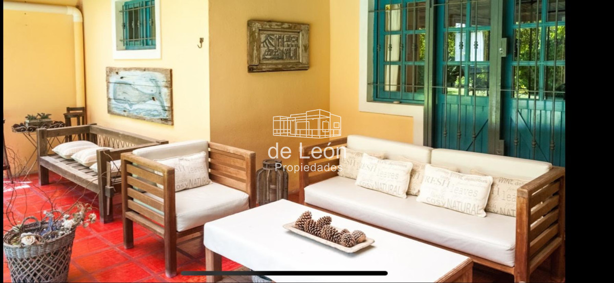 Casa ID.1465 - Casa en Rincón del Indio, 3 dormitorios y dependencia de servicio, piscina