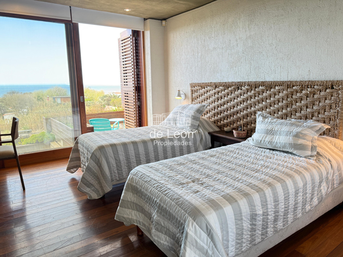 Casa ID.15302 - Importante casa de 4 dormitorios y servicio en El Chorro, La Barra