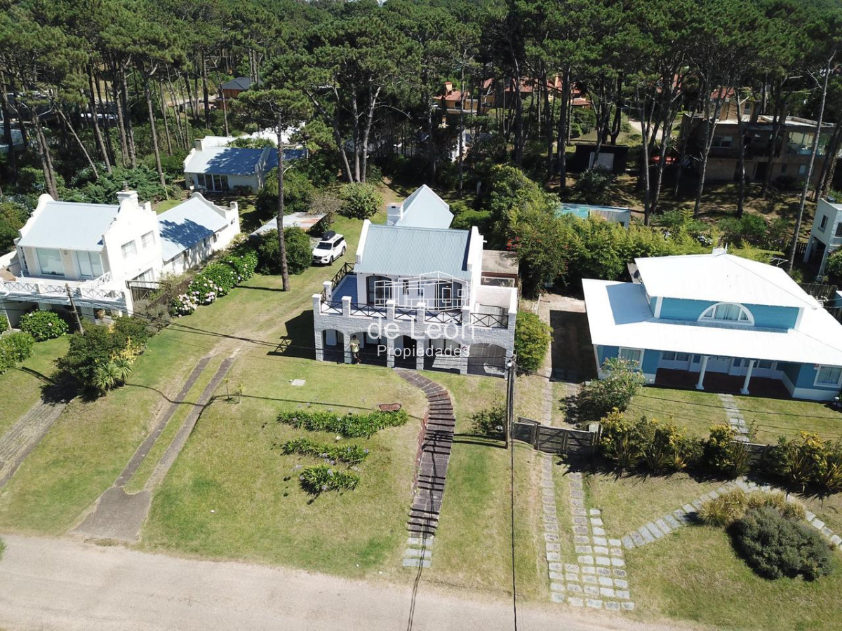 Casa ID.667 - Casa en Montoya de 3 dormitorios y servicio, La Barra