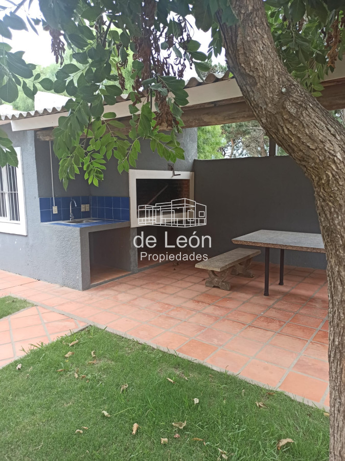 Casa ID.15018 - Oportunidad Casa en venta en El Chorro, 5 dormitorios en suite + dependencia con baño