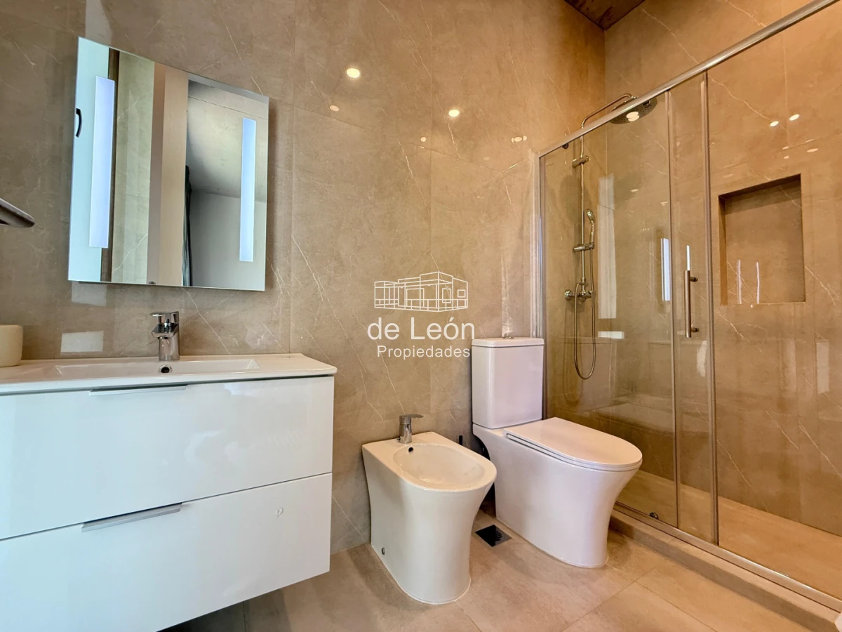 Casa ID.15324 - Espectacular casa de 4 dormitorios y servicio en barrio privado Reserva Montoya, La Barra