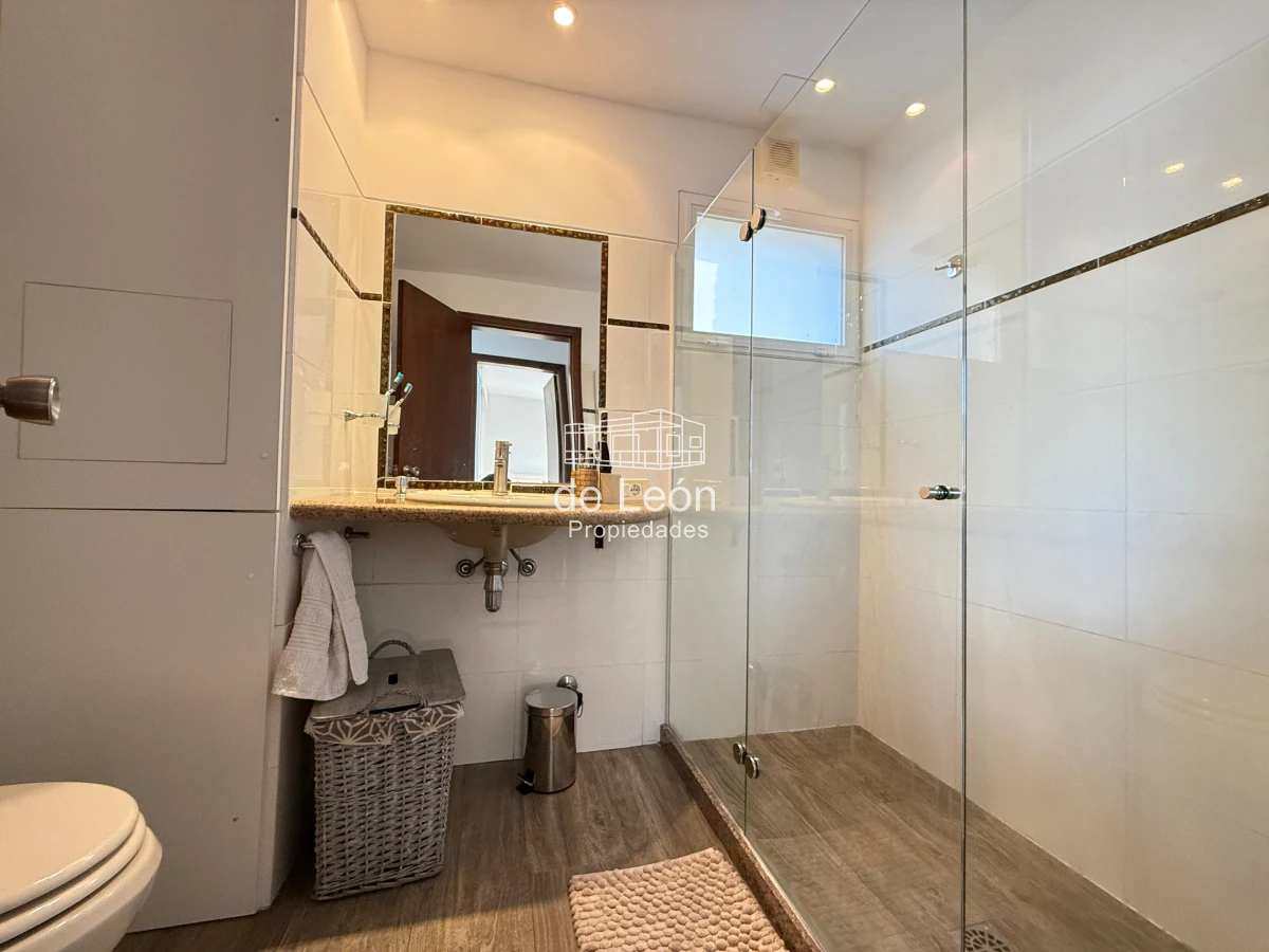 Casa ID.100 - Excelente casa en Montoya La Barra, 4 dormitorios + dependencia + piscina