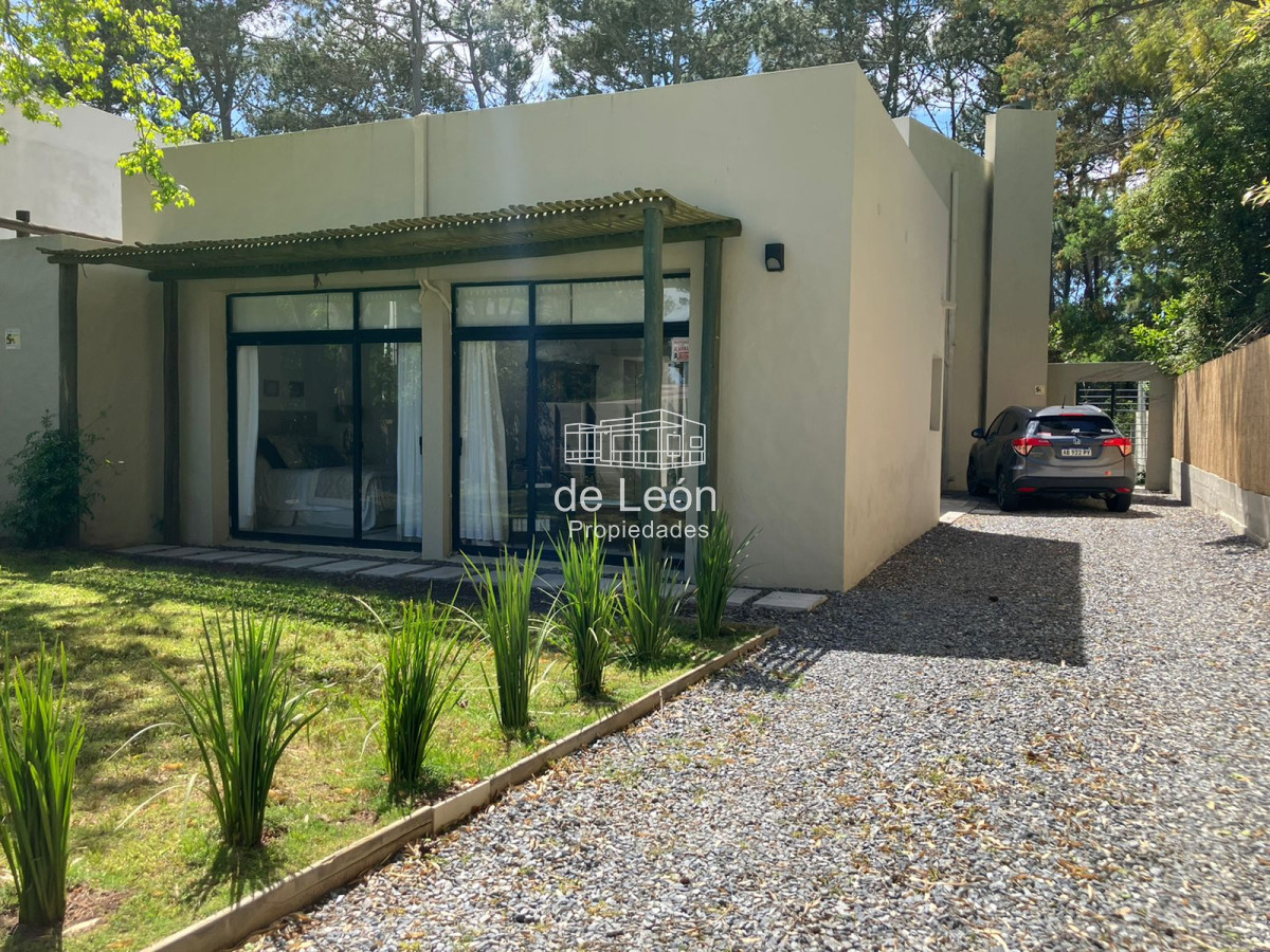 Casa ID.80 - Excelente casa de 4 dormitorios más servicio en La Barra
