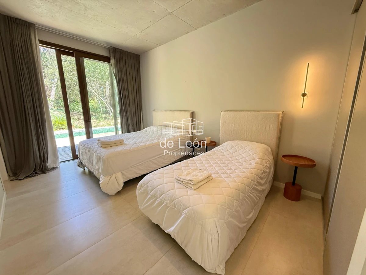 Casa ID.15324 - Espectacular casa de 4 dormitorios y servicio en barrio privado Reserva Montoya, La Barra