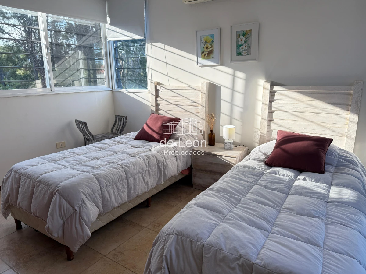 Casa ID.100 - Excelente casa en Montoya La Barra, 4 dormitorios + dependencia + piscina