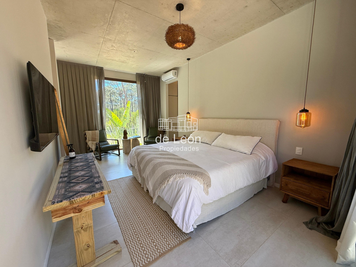 Casa ID.15324 - Espectacular casa de 4 dormitorios y servicio en barrio privado Reserva Montoya, La Barra