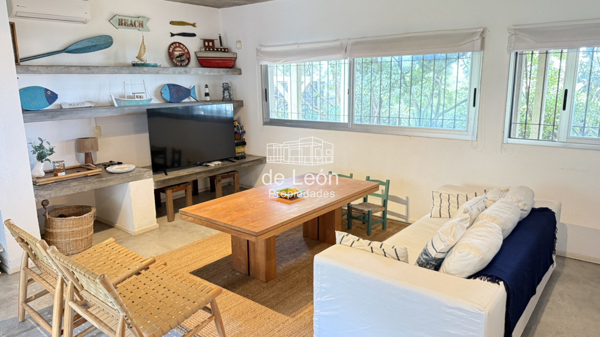 Casa ID.57 - Venta & Alquiler Temporal Casa 4 Dormitorios + Dependencia de Servicio con vista al mar en Montoya, La Barra