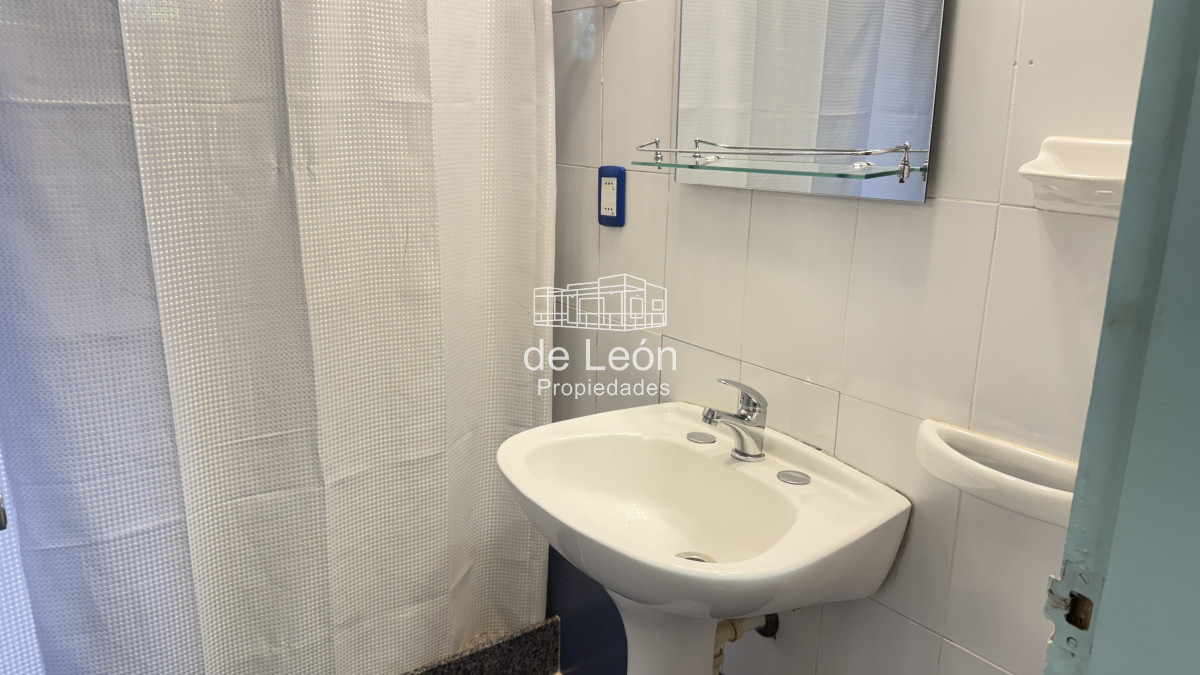 Casa ID.160 - Casa bien ubicada con vistas al mar, piscina y amplio espacio exterior