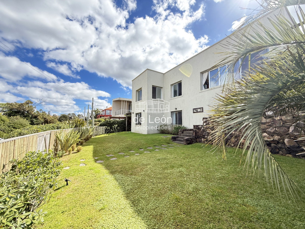Casa ID.57 - Venta & Alquiler Temporal Casa 4 Dormitorios + Dependencia de Servicio con vista al mar en Montoya, La Barra