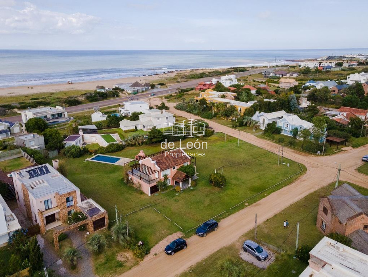 Casa ID.15014 - Amplia casa de 4 dormitorios en Montoya, La Barra vista al mar