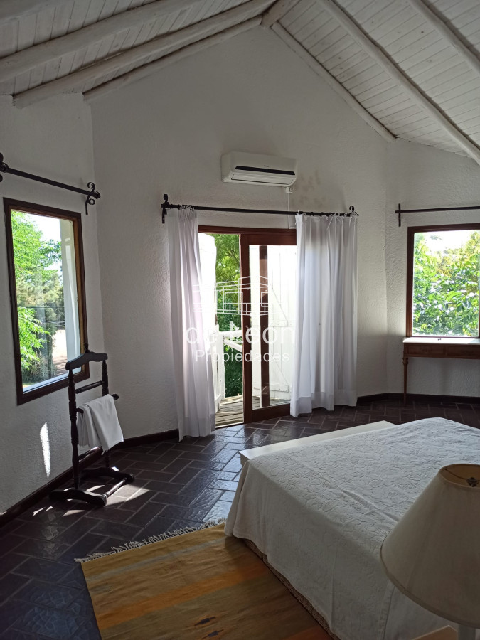 Casa ID.15018 - Oportunidad Casa en venta en El Chorro, 5 dormitorios en suite + dependencia con baño