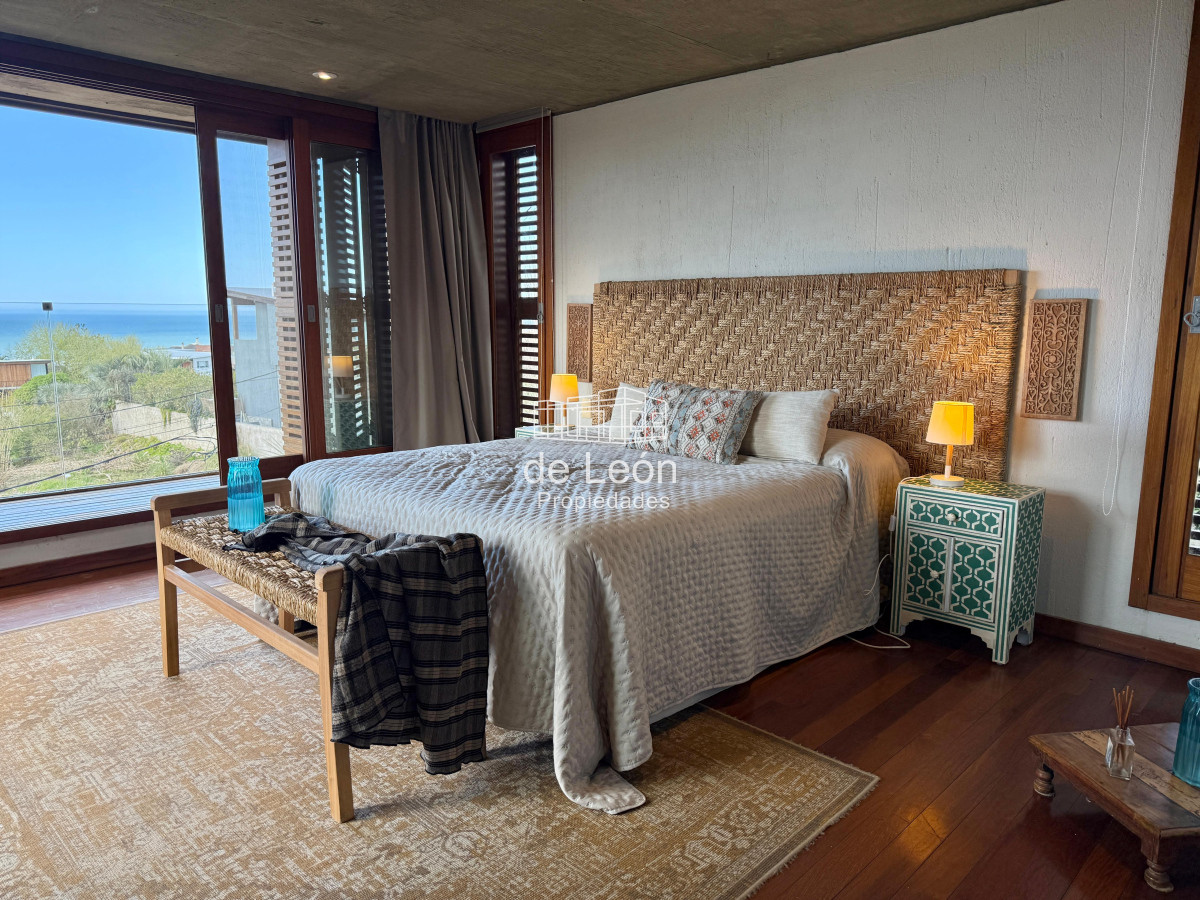 Casa ID.15302 - Importante casa de 4 dormitorios y servicio en El Chorro, La Barra