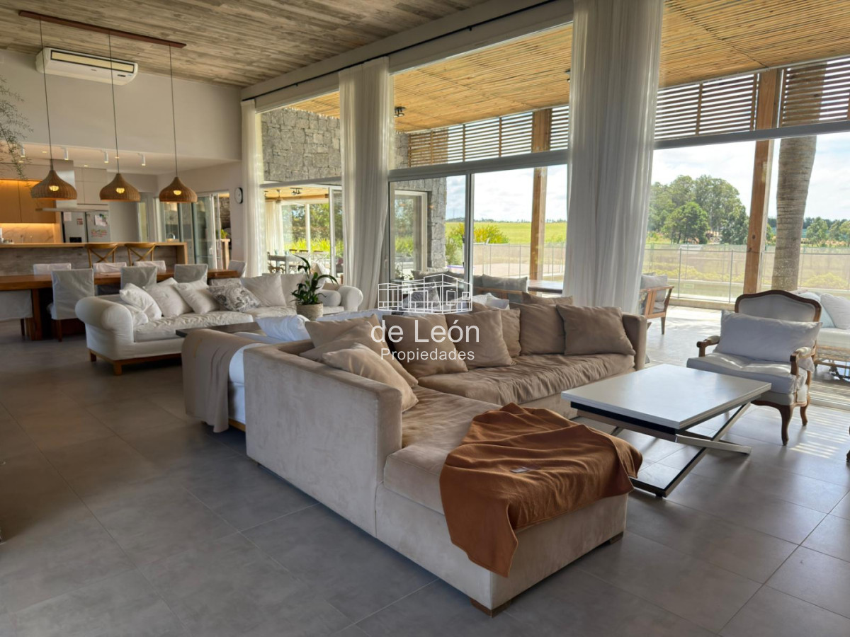 Casa ID.15338 - Casa de 5 dormitorios más servicio en Pueblo Mío, Manantiales