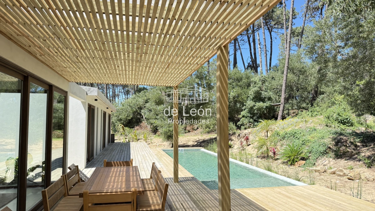 Casa ID.15324 - Espectacular casa de 4 dormitorios y servicio en barrio privado Reserva Montoya, La Barra