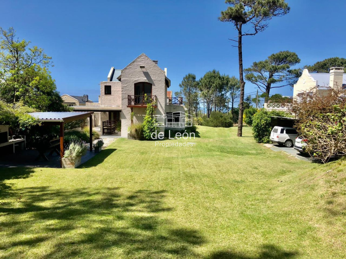 Casa ID.667 - Casa en Montoya de 3 dormitorios y servicio, La Barra