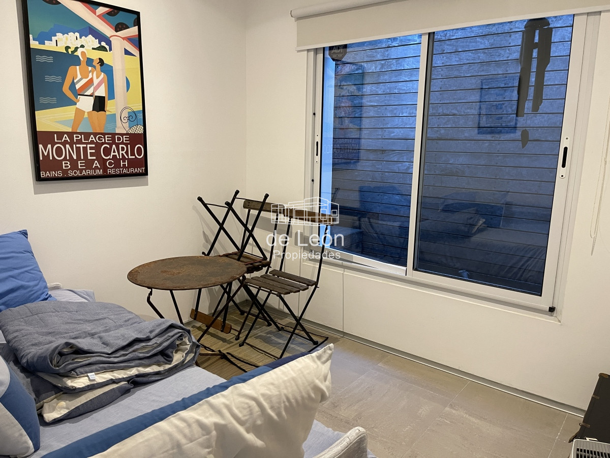 Casa ID.485 - Simpática casa de 3 dormitorios con excelente ubicación a pasos del mar y entorno. Muy bien equipada.