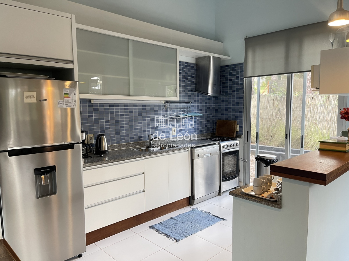 Casa ID.621 - Casa en Montoya La Barra, 4 dormitorios 3 baños, piscina, muy cómoda y bien mantenida