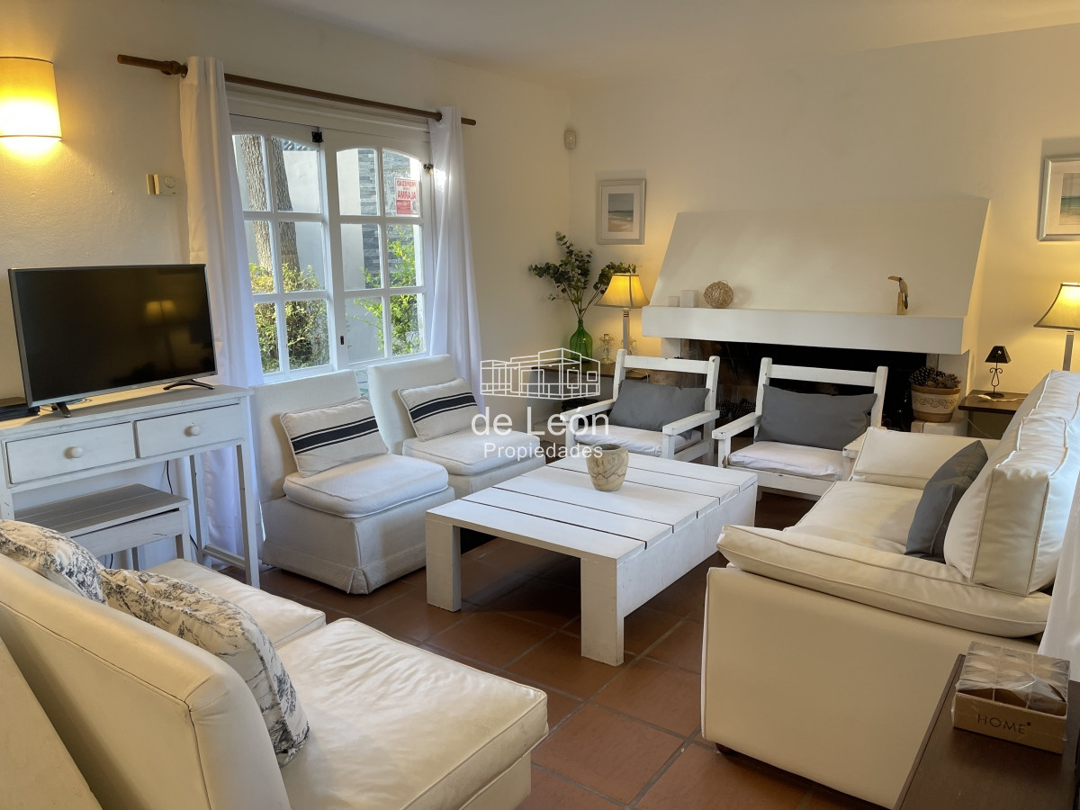Casa ID.193 - Casa de 3 dormitorios en Montoya, La Barra