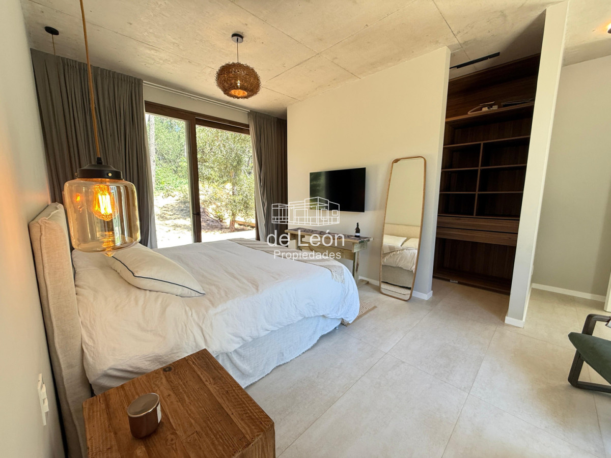 Casa ID.15324 - Espectacular casa de 4 dormitorios y servicio en barrio privado Reserva Montoya, La Barra