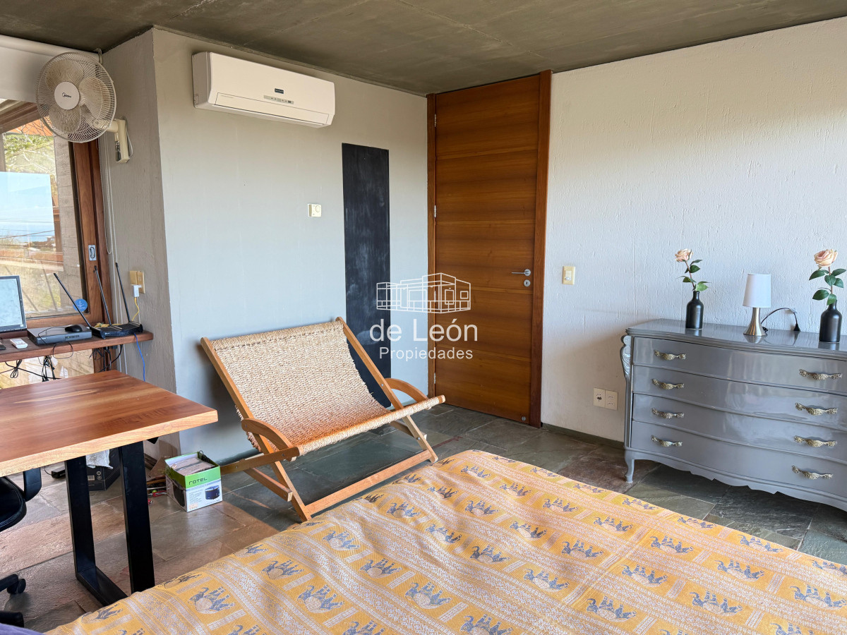 Casa ID.15302 - Importante casa de 4 dormitorios y servicio en El Chorro, La Barra