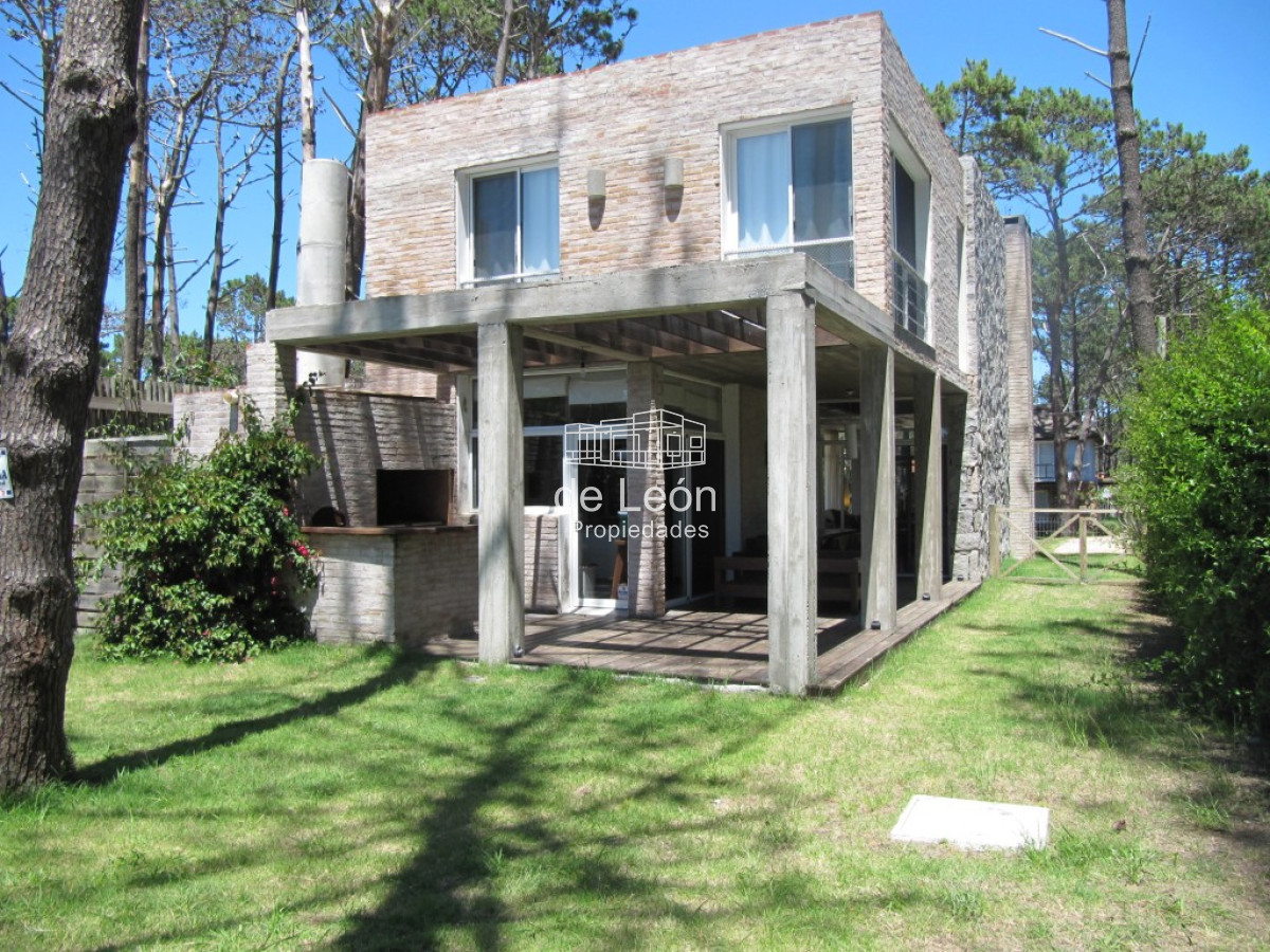 Casa ID.96 - Casa en Montoya de 3 dormitorios en suite y servicio, La Barra