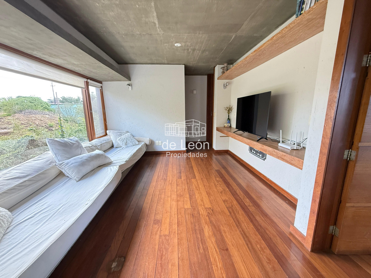 Casa ID.15302 - Importante casa de 4 dormitorios y servicio en El Chorro, La Barra