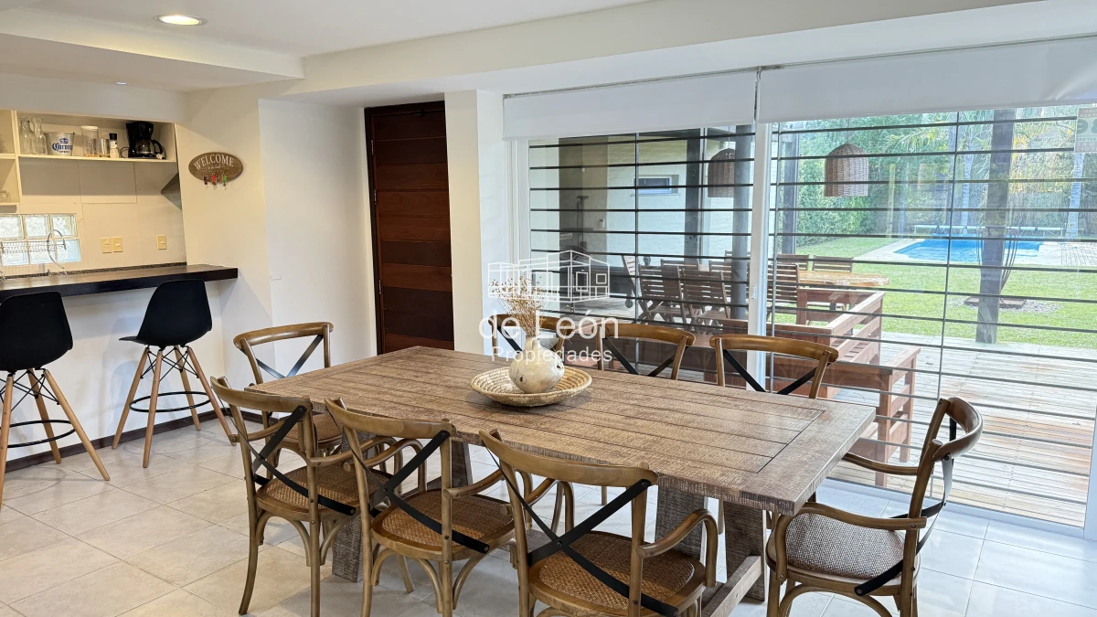 Casa ID.100 - Excelente casa en Montoya La Barra, 4 dormitorios + dependencia + piscina