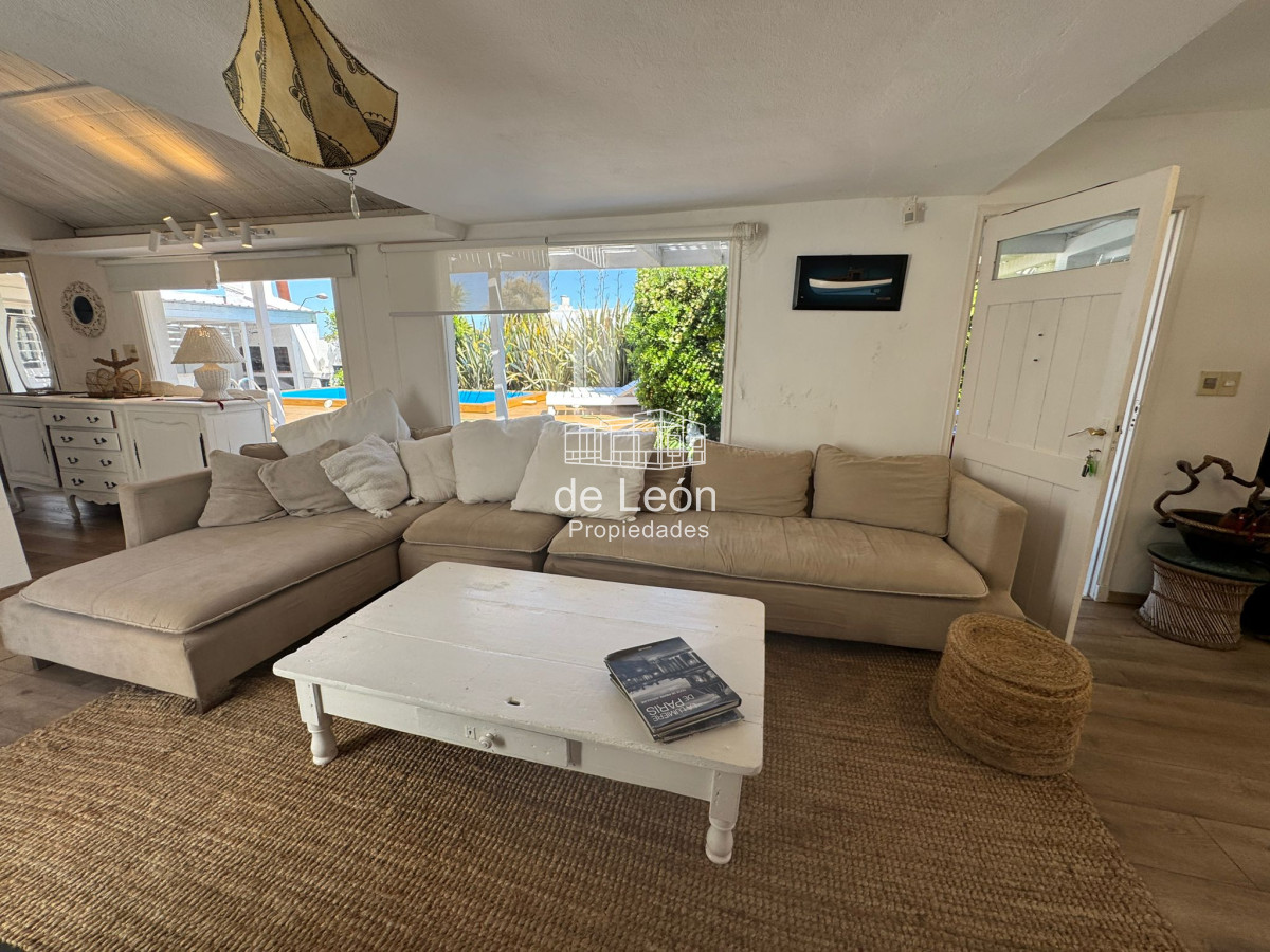 Casa ID.229 - Casa en La Barra de ruta al mar, 4 dormitorios, piscina