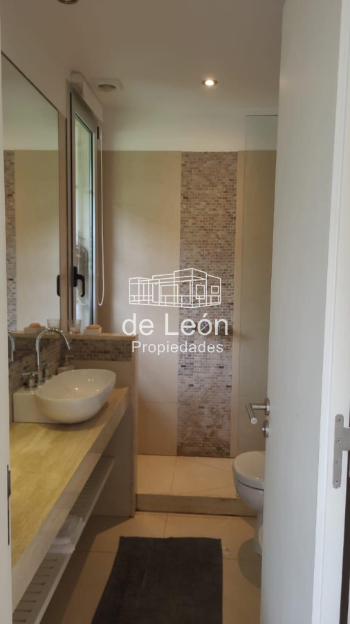 Casa ID.719 - Moderna casa en Montoya La Barra de 3 dormitorios en suite con piscina