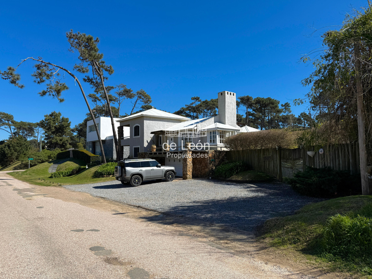 Casa ID.261 - Gran casa de 5 dormitorios + servicio en Montoya, La Barra