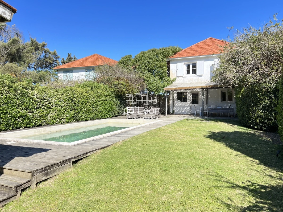 Casa ID.14916 - Casa en Montoya con excelente vista al mar, de 4 dormitorios más servicio 