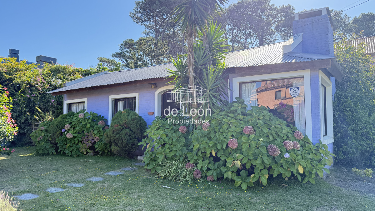 Casa ID.140 - Se alquila encantadora casa en ubicación privilegiada en Montoya