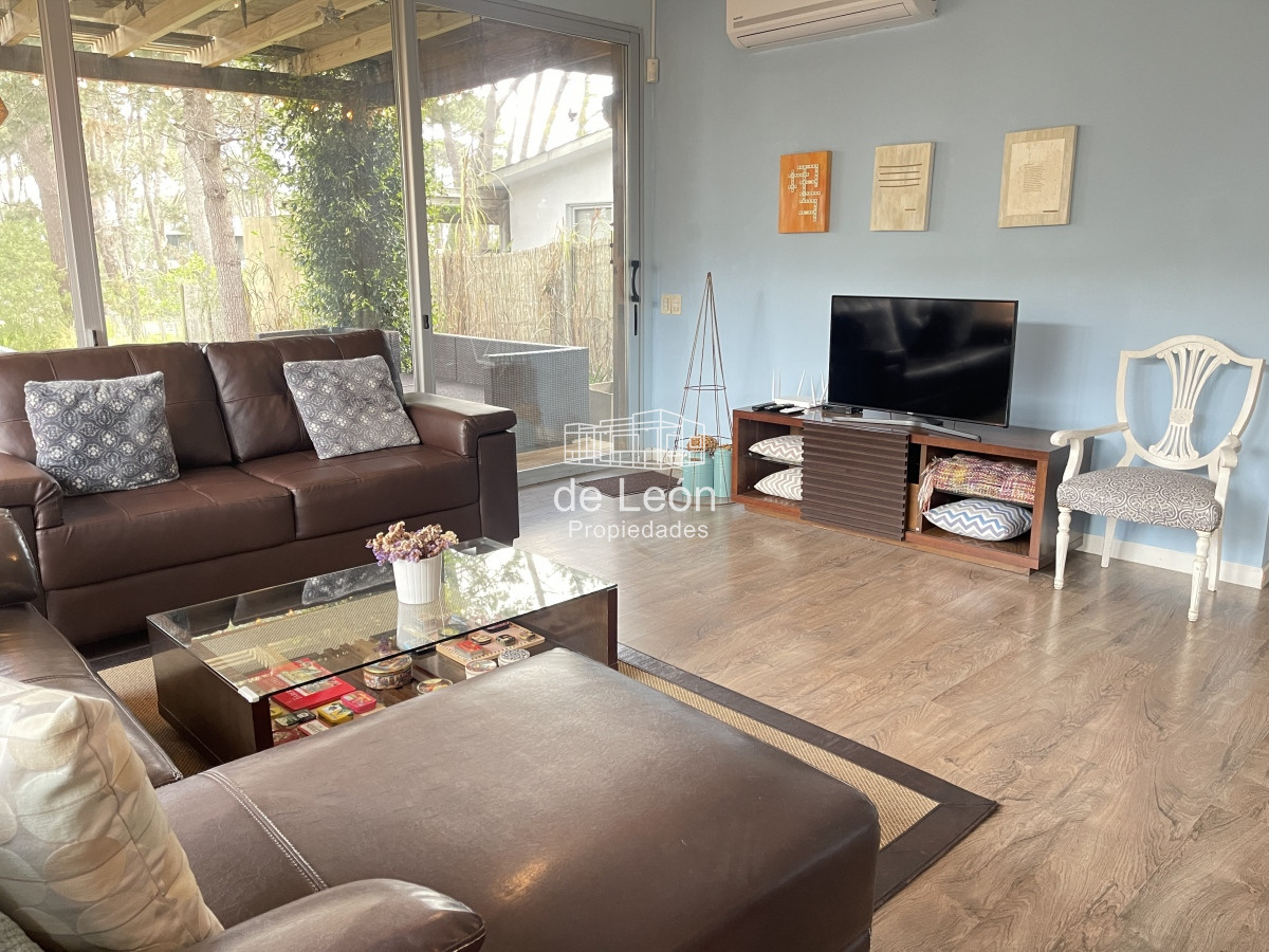 Casa ID.621 - Casa en Montoya La Barra, 4 dormitorios 3 baños, piscina, muy cómoda y bien mantenida