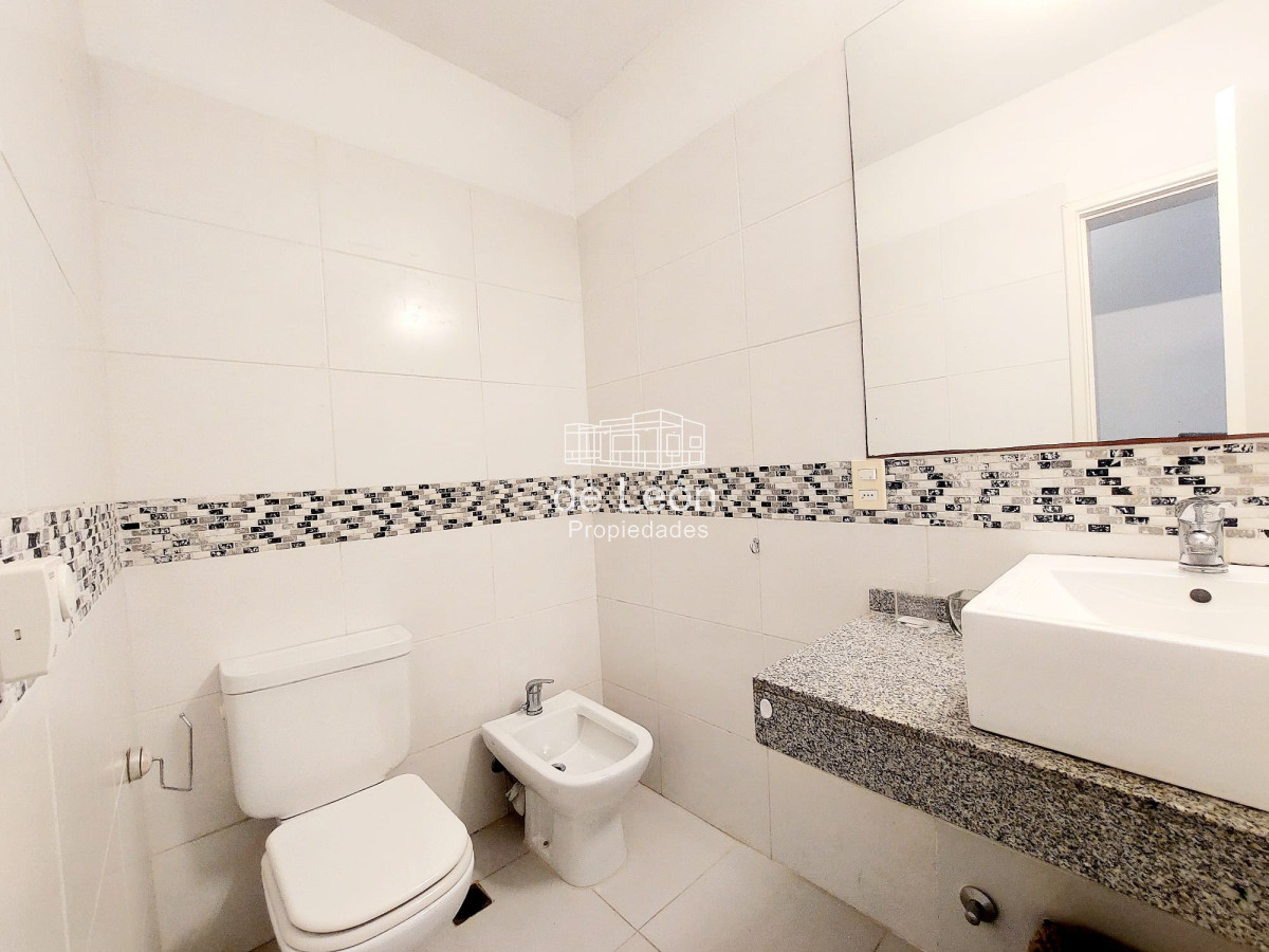 Casa ID.554 - Casa de 6 dormitorios y servicio en Montoya, La Barra