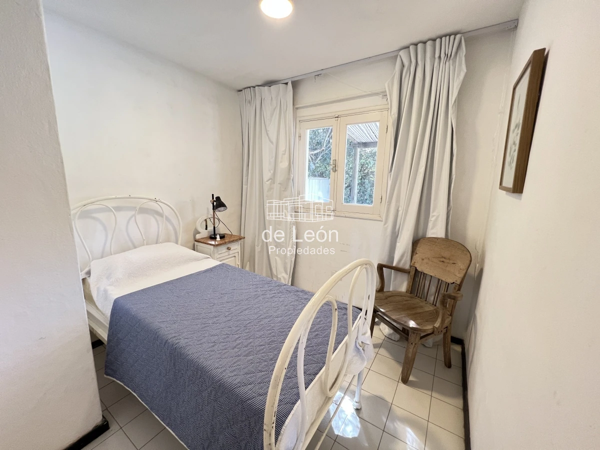 Casa ID.14916 - Casa en Montoya con excelente vista al mar, de 4 dormitorios más servicio 