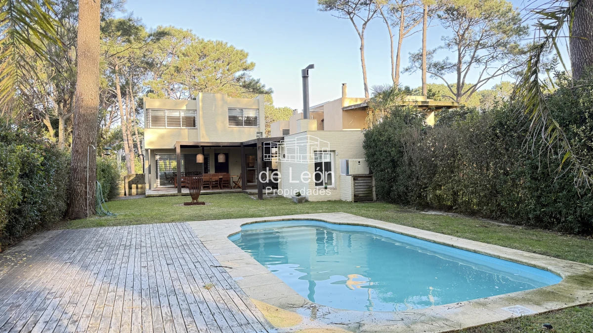 Casa ID.100 - Excelente casa en Montoya La Barra, 4 dormitorios + dependencia + piscina