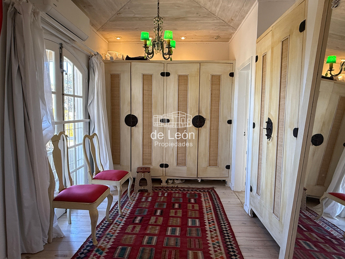 Casa ID.261 - Gran casa de 5 dormitorios + servicio en Montoya, La Barra