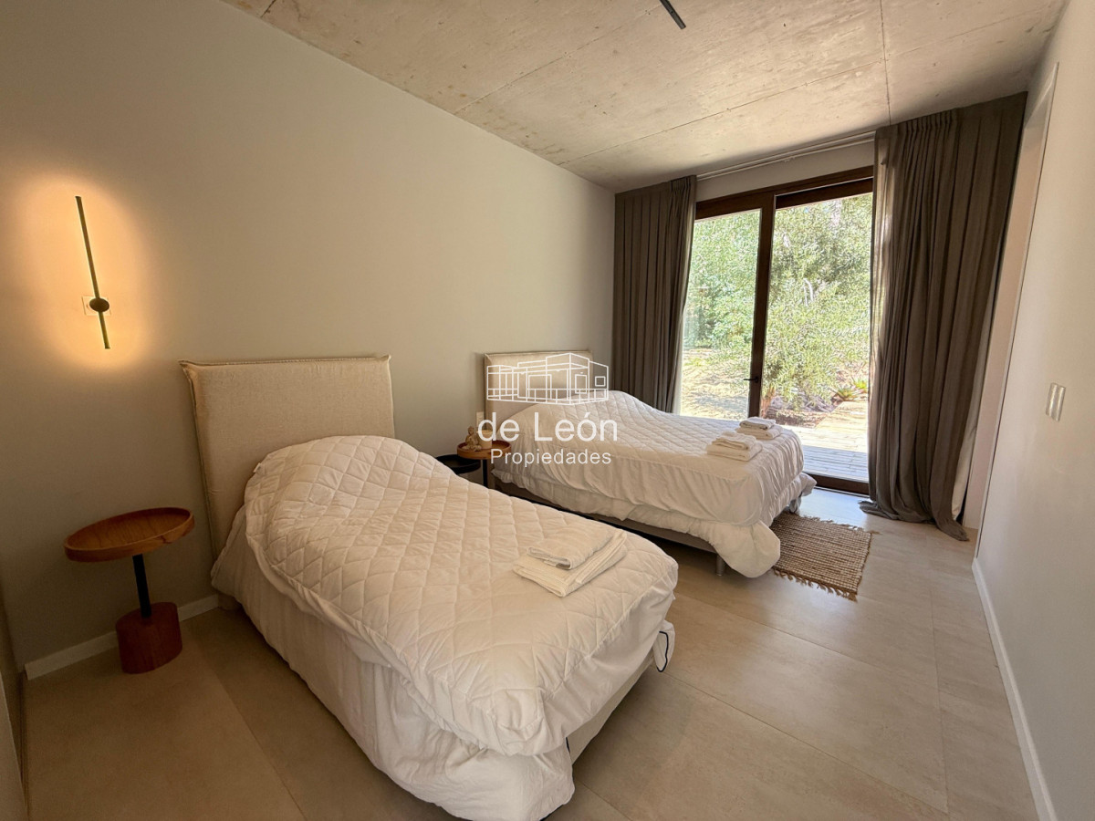 Casa ID.15324 - Espectacular casa de 4 dormitorios y servicio en barrio privado Reserva Montoya, La Barra