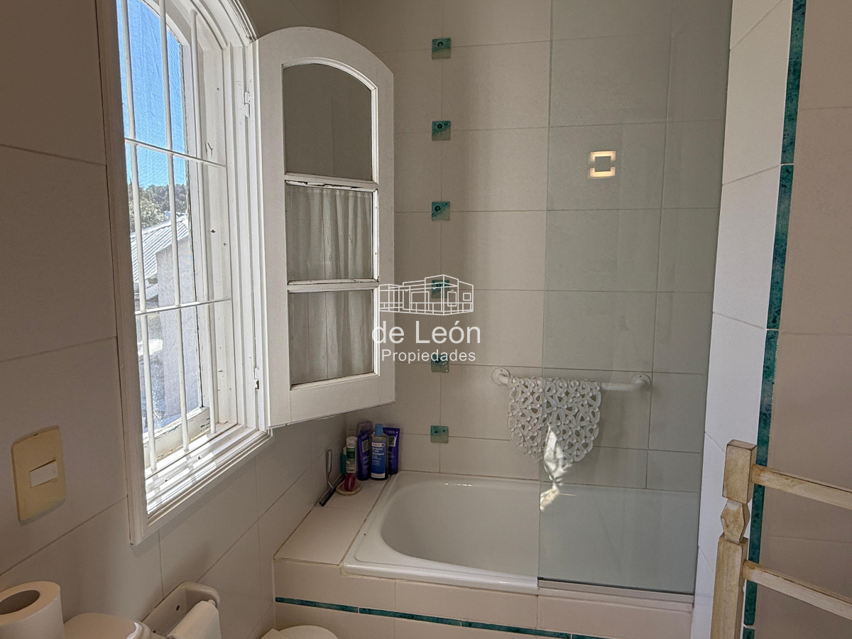 Casa ID.261 - Gran casa de 5 dormitorios + servicio en Montoya, La Barra