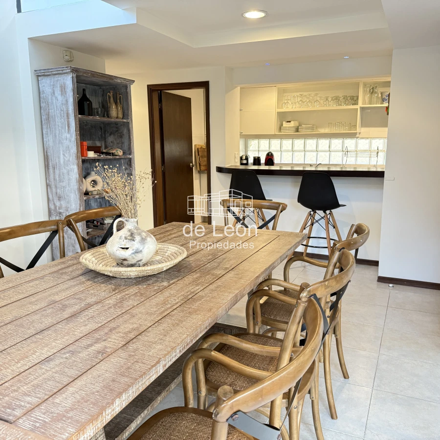 Casa ID.100 - Excelente casa en Montoya La Barra, 4 dormitorios + dependencia + piscina